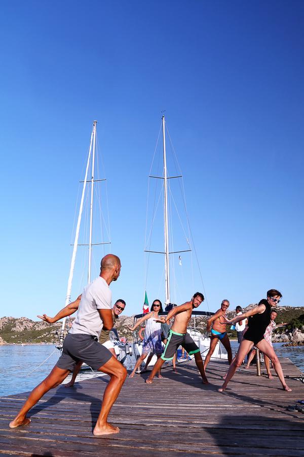 Готель Touring Club Italiano - La Maddalena Ла-Маддалена Екстер'єр фото