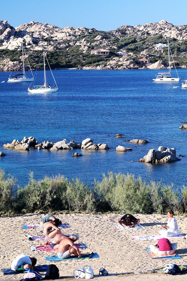 Готель Touring Club Italiano - La Maddalena Ла-Маддалена Екстер'єр фото