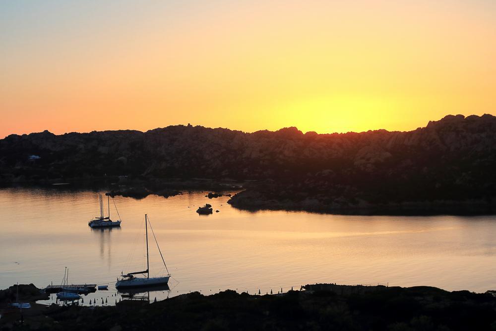 Готель Touring Club Italiano - La Maddalena Ла-Маддалена Екстер'єр фото
