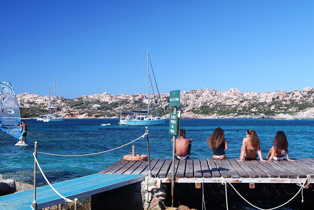 Готель Touring Club Italiano - La Maddalena Ла-Маддалена Екстер'єр фото
